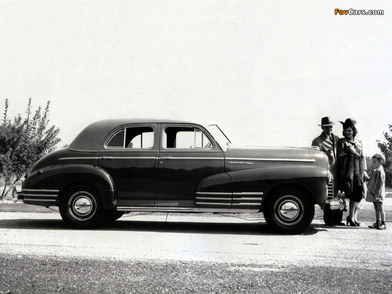 Images of Chevrolet Special DeLuxe Fleetline Sportmaster (BH) 1942 (800 x 600)