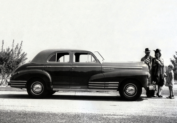 Images of Chevrolet Special DeLuxe Fleetline Sportmaster (BH) 1942
