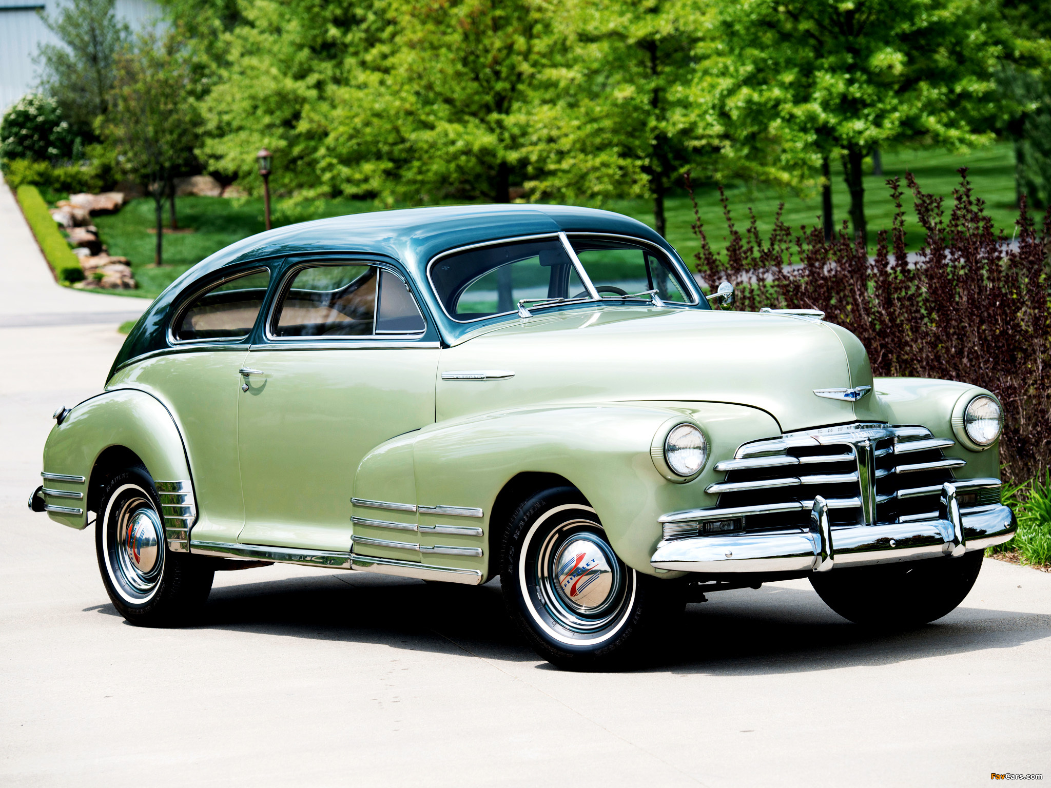 Photos of Chevrolet Fleetline Aerosedan (2144) 1948 (2048 x 1536)