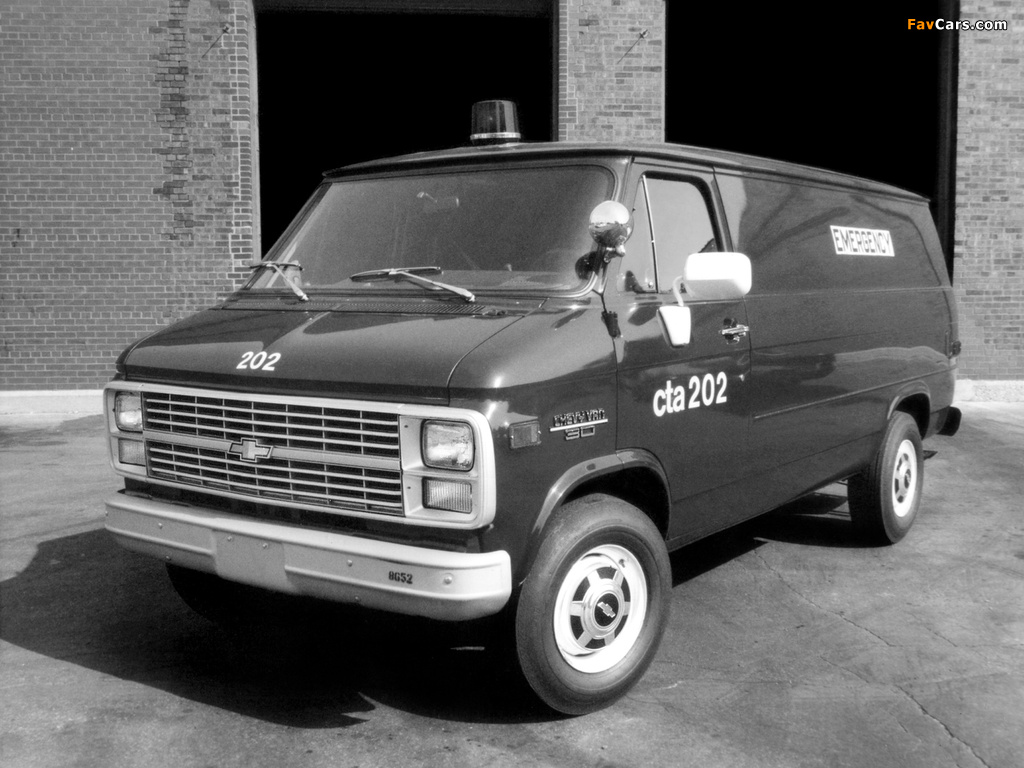 Photos of Chevrolet Chevy Van Ambulance (G30) 1985 (1024 x 768)