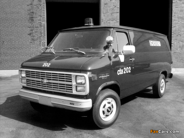 Photos of Chevrolet Chevy Van Ambulance (G30) 1985 (640 x 480)