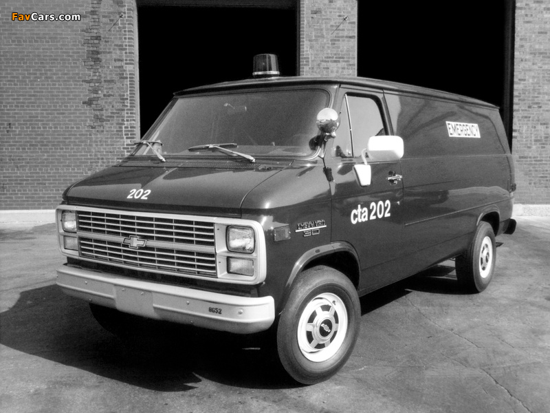 Photos of Chevrolet Chevy Van Ambulance (G30) 1985 (800 x 600)