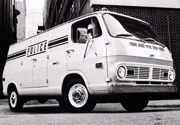 Pictures of Chevrolet Van 108 Police 1969