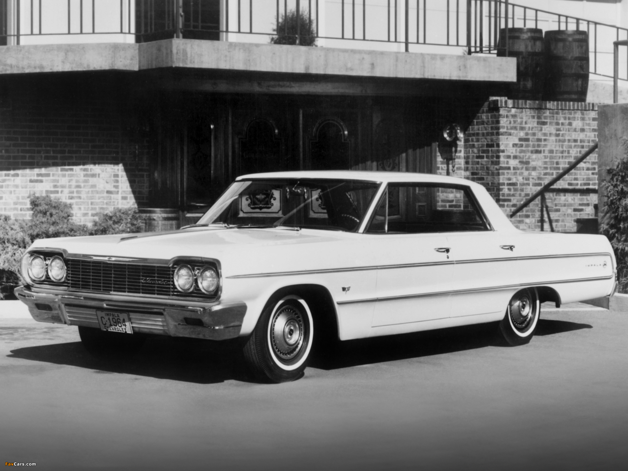 Chevrolet Impala Sport Sedan (17/18-39) 1964 images (2048 x 1536)