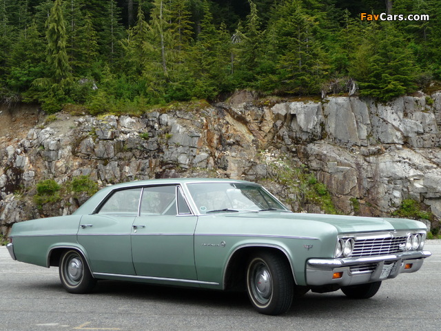 Chevrolet Impala Sport Sedan (16439) 1966 pictures (640 x 480)