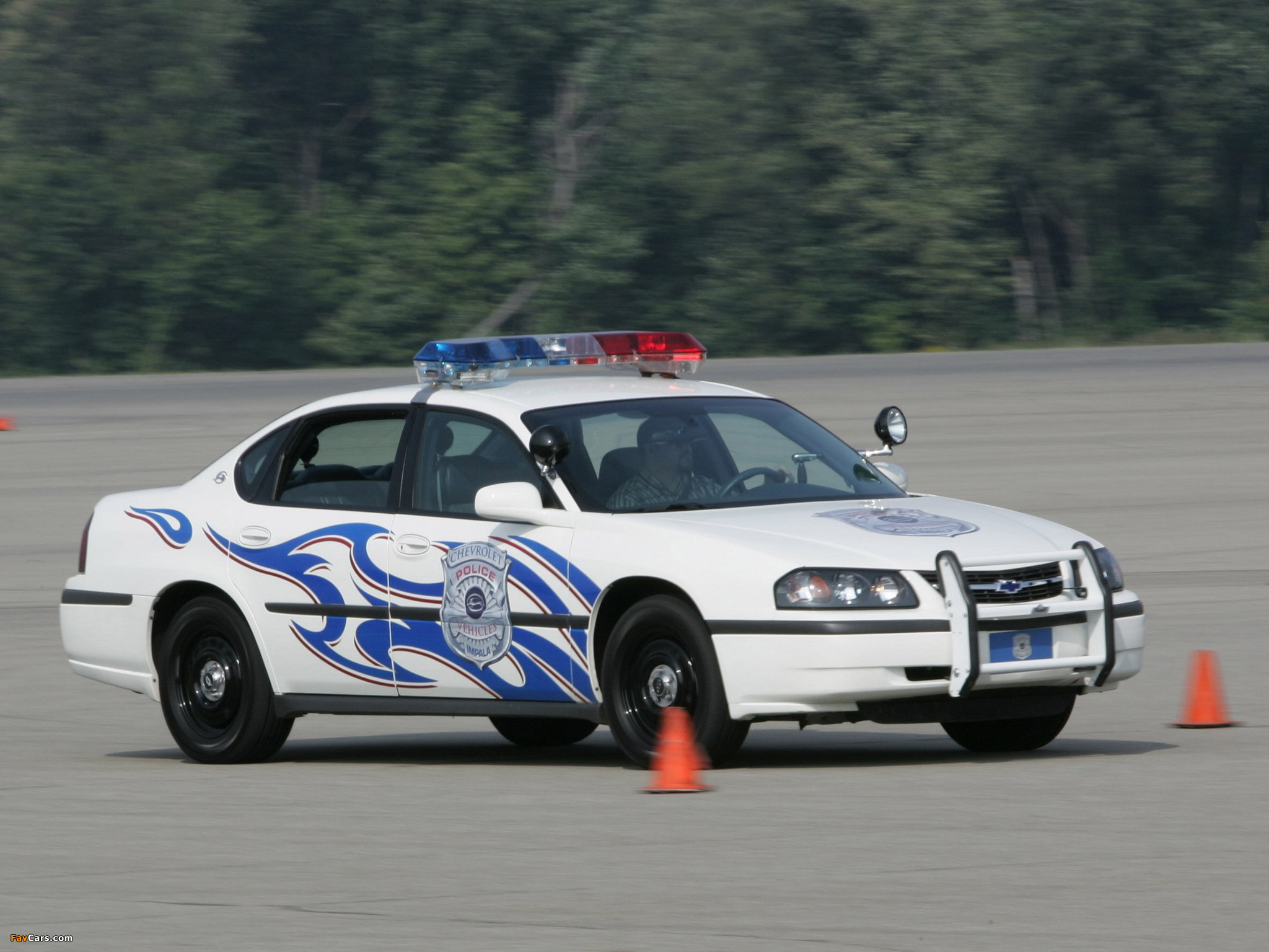 Chevrolet Impala Police 2001–07 wallpapers (2048 x 1536)