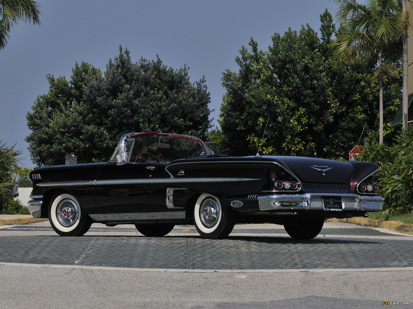 Images of Chevrolet Bel Air Impala 348 Super Turbo-Thrust Tri-Power Convertible 1958 (1600 x 1200)