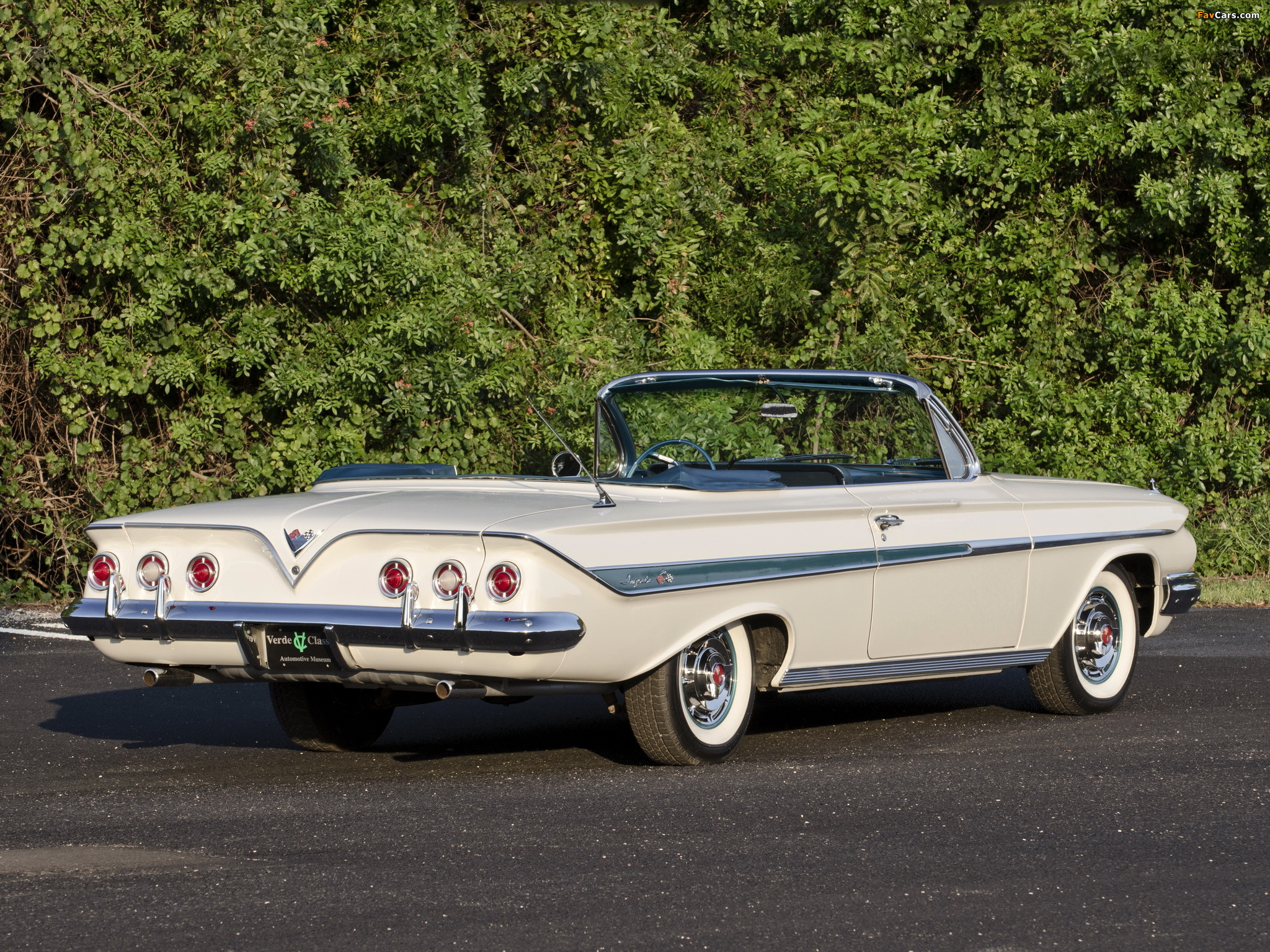 Images of Chevrolet Impala Convertible 1961 (2048 x 1536)