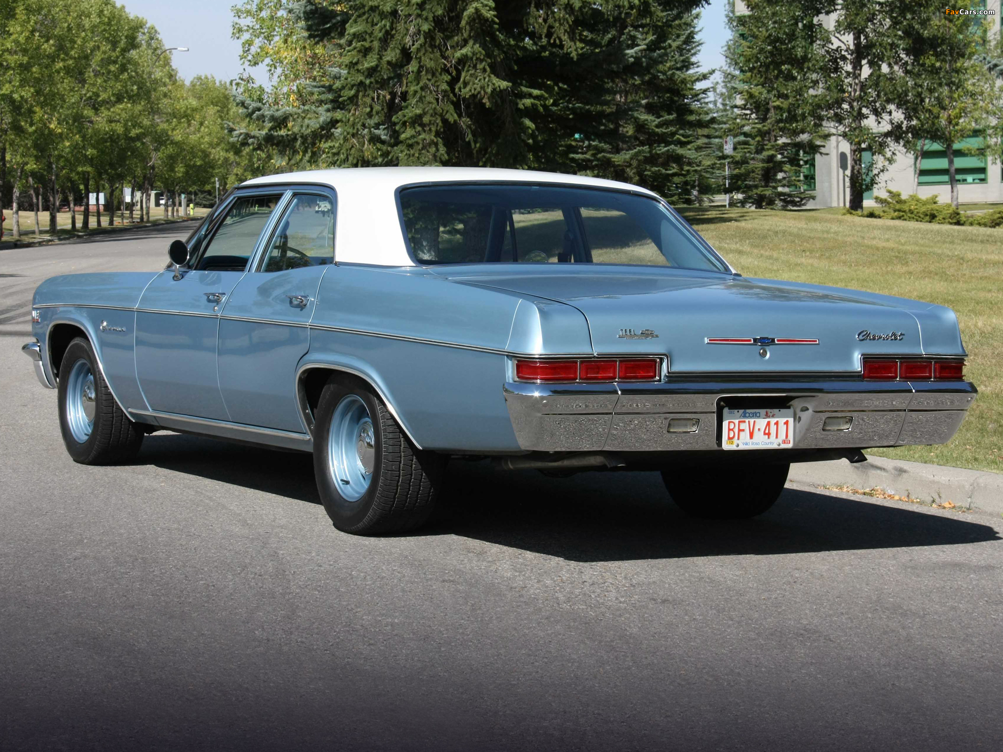 Images of Chevrolet Impala Sedan 1966 (2048 x 1536)