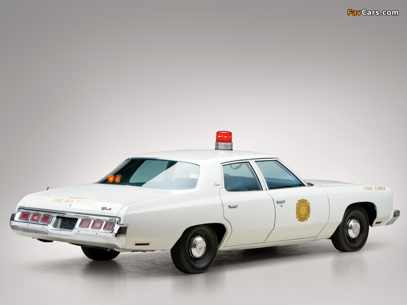 Images of Chevrolet Impala Sedan Fire Chiefs Car (L69) 1973 (800 x 600)