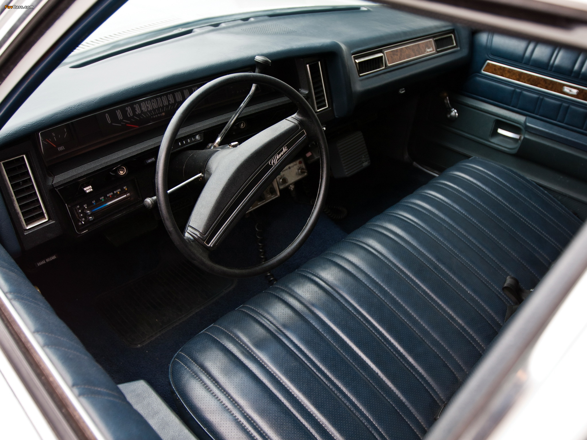 Pictures of Chevrolet Impala Sedan Fire Chiefs Car (L69) 1973 (2048 x 1536)