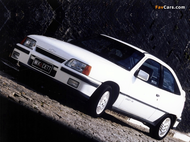 Pictures of Chevrolet Kadett GS 3-door 1989–91 (640 x 480)