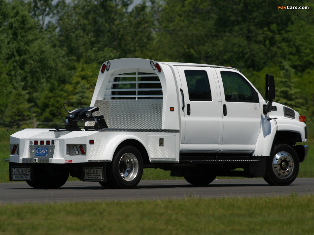 Images of Chevrolet Kodiak C4500 Crew Cab 2004–09 (1024 x 768)