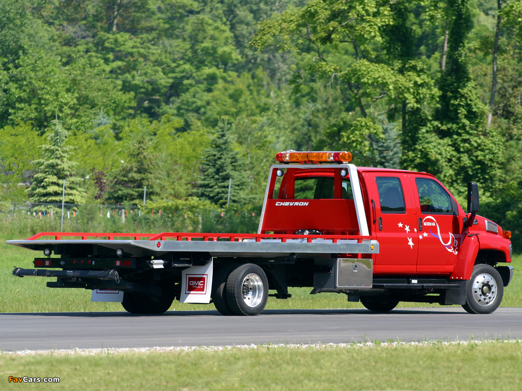 Photos of Chevrolet Kodiak C5500 Crew Cab Tow Truck 2004–09 (1024 x 768)