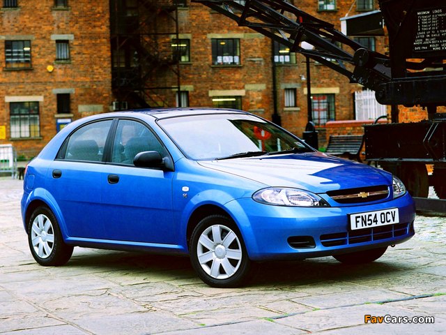 Chevrolet Lacetti Hatchback UK-spec 2004–11 images (640 x 480)
