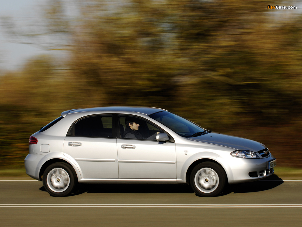 Chevrolet Lacetti Hatchback UK-spec 2004–11 pictures (1024 x 768)