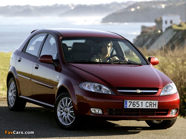 Chevrolet Lacetti Hatchback 2004–12 wallpapers (640 x 480)
