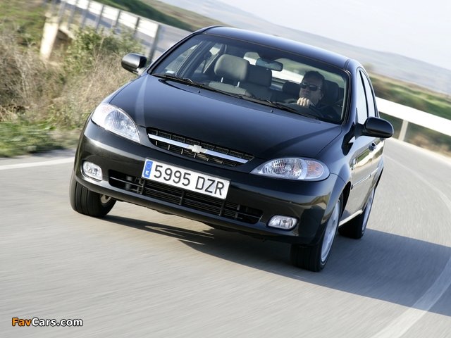 Chevrolet Lacetti Hatchback 2004–12 wallpapers (640 x 480)