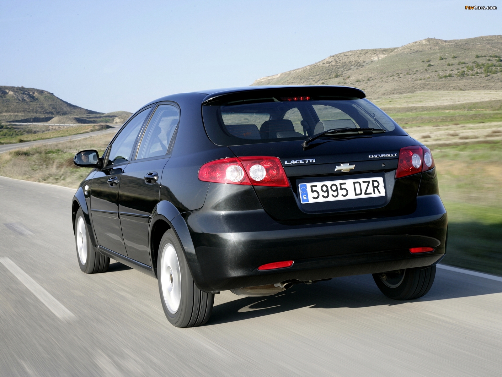 Images of Chevrolet Lacetti Hatchback 2004–12 (1600 x 1200)