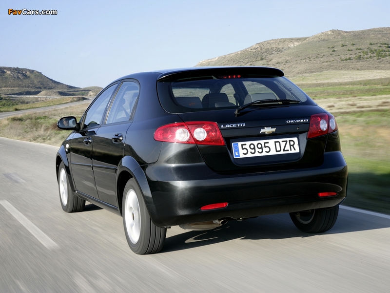 Images of Chevrolet Lacetti Hatchback 2004–12 (800 x 600)