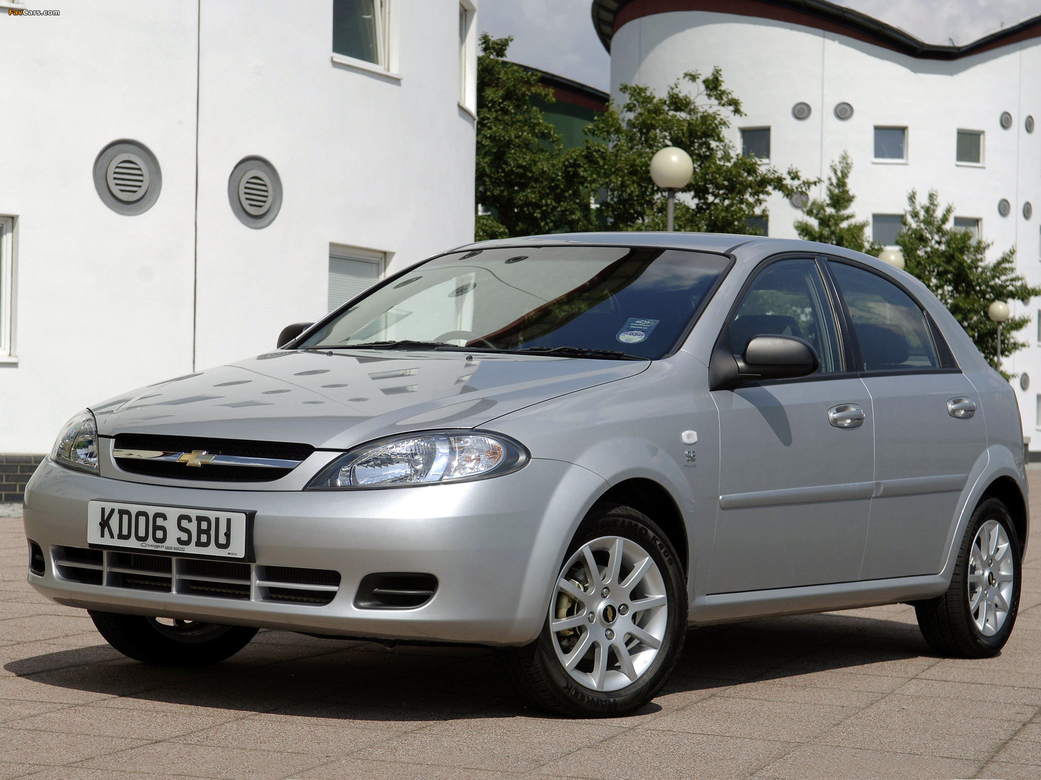 Images of Chevrolet Lacetti Hatchback UK-spec 2004–11 (2048 x 1536)