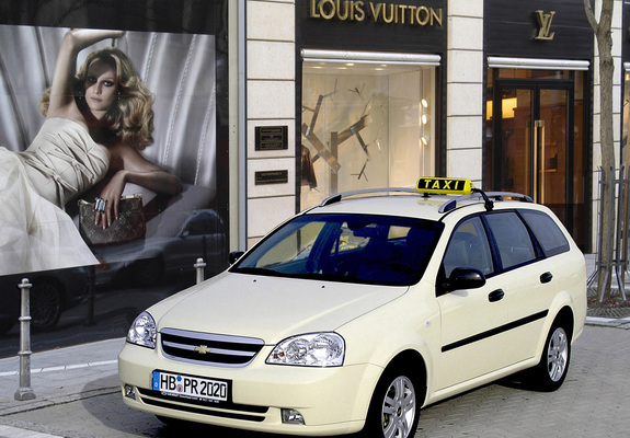 Images of Chevrolet Lacetti Wagon Taxi 2004–11