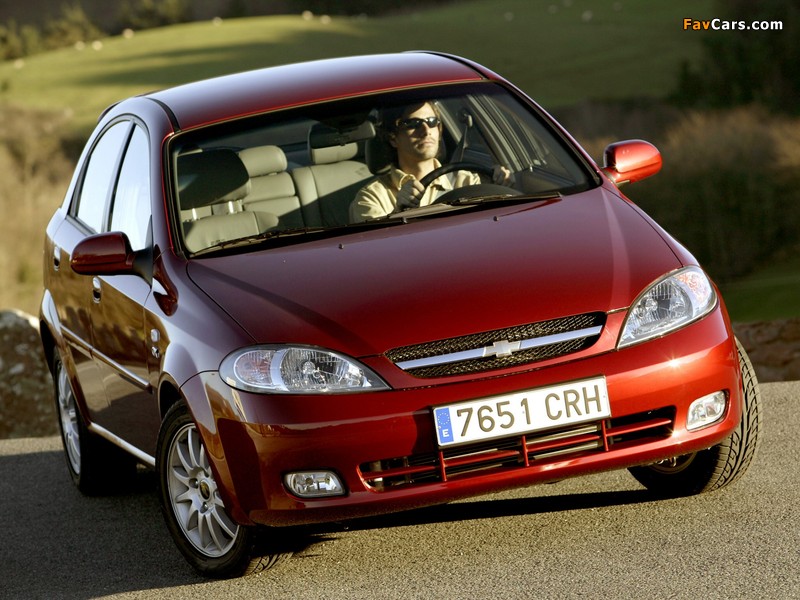 Images of Chevrolet Lacetti Hatchback 2004–12 (800 x 600)