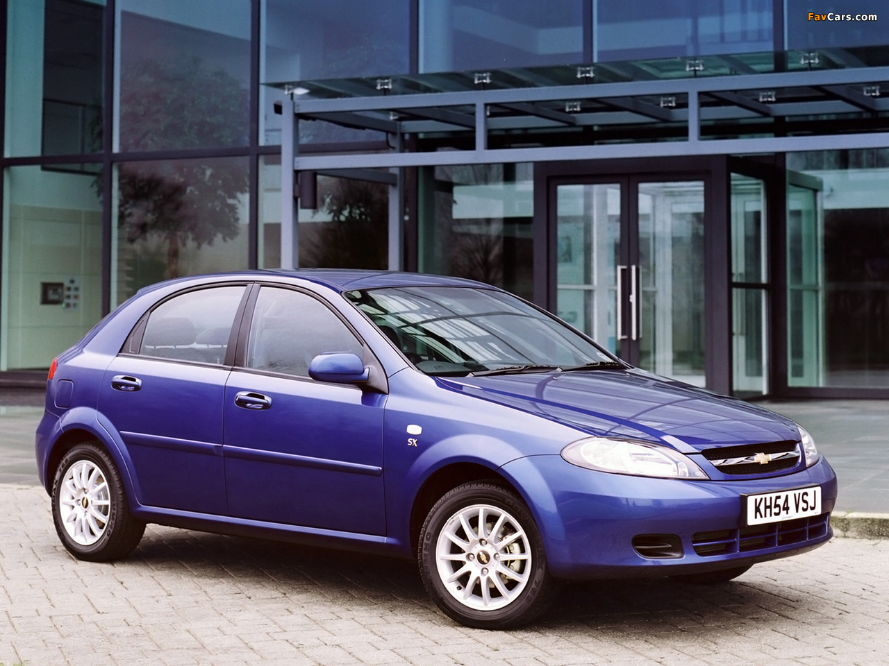 Photos of Chevrolet Lacetti Hatchback UK-spec 2004 (1280 x 960)