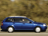 Photos of Chevrolet Lacetti Wagon UK-spec 2004–11