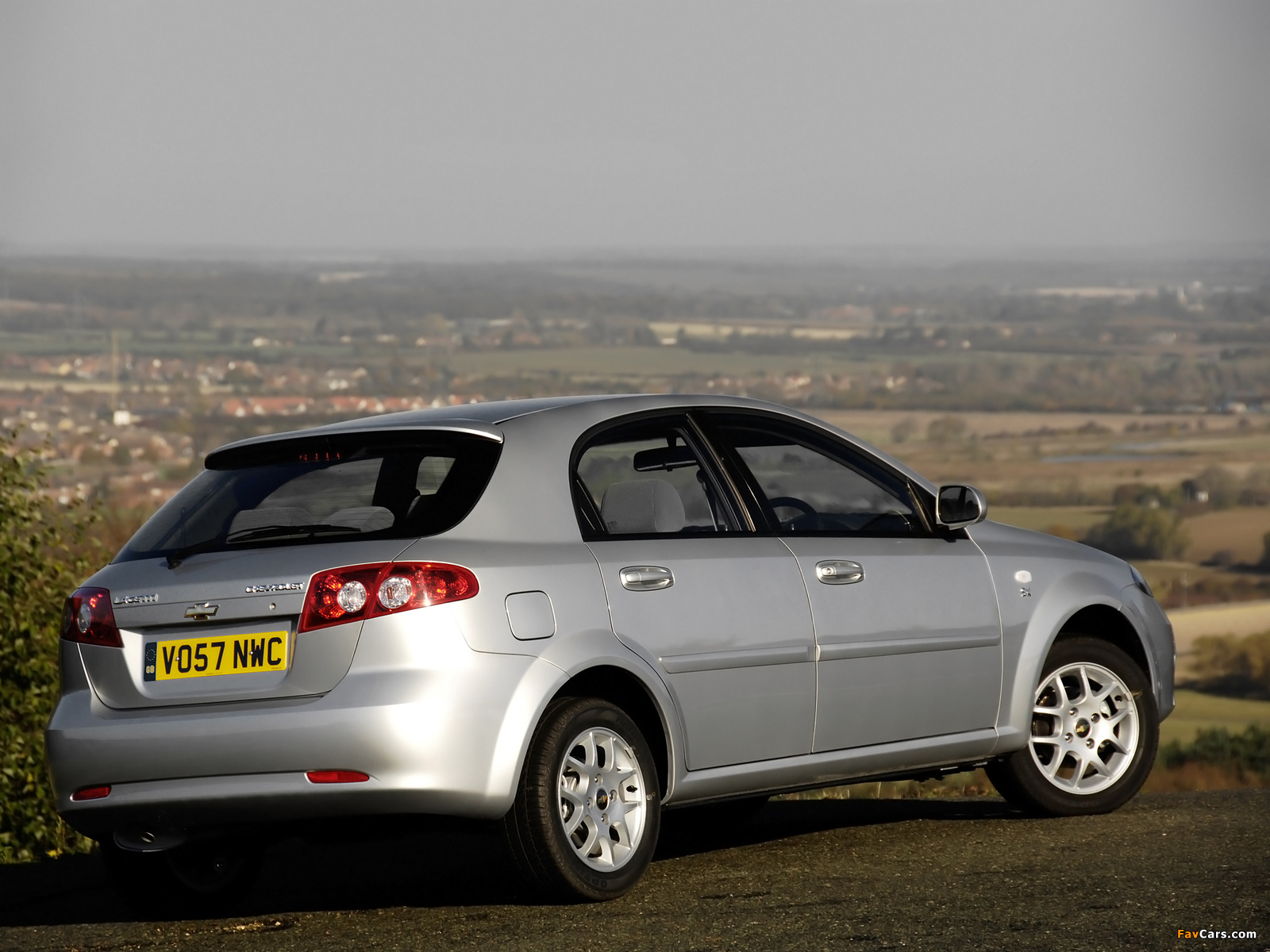 Photos of Chevrolet Lacetti Hatchback UK-spec 2004–11 (1600 x 1200)