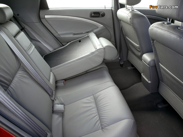 Pictures of Chevrolet Lacetti Hatchback 2004–12 (640 x 480)