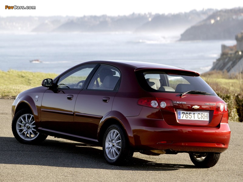 Pictures of Chevrolet Lacetti Hatchback 2004–12 (800 x 600)
