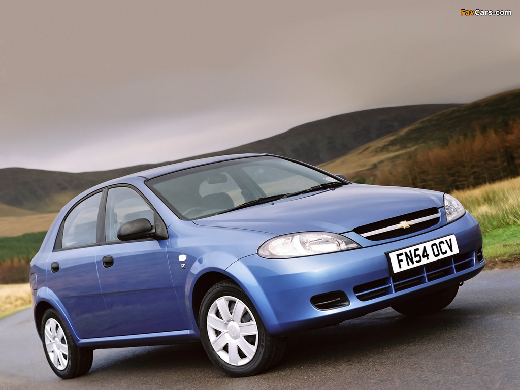 Chevrolet Lacetti Hatchback UK-spec 2004 wallpapers (1024 x 768)