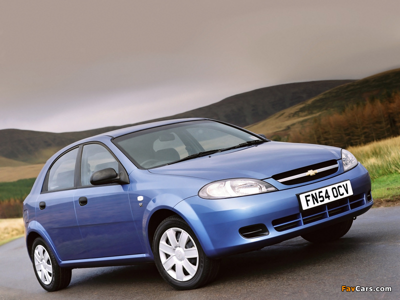 Chevrolet Lacetti Hatchback UK-spec 2004 wallpapers (800 x 600)