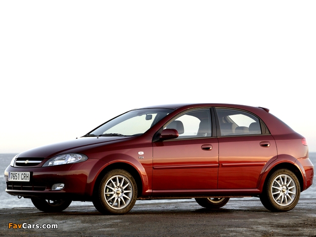 Chevrolet Lacetti Hatchback 2004–12 wallpapers (640 x 480)