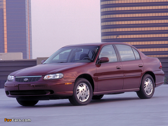 Chevrolet Malibu 1997–2000 images (640 x 480)