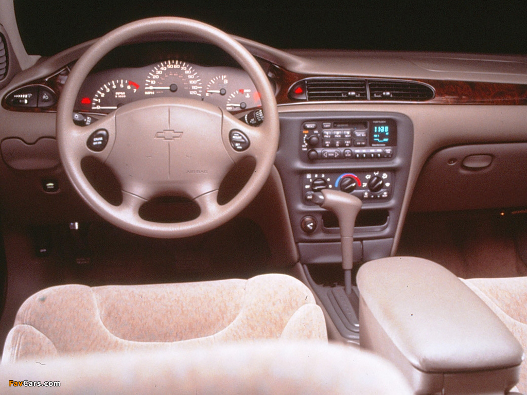 Chevrolet Malibu 1997–2000 photos (1024 x 768)