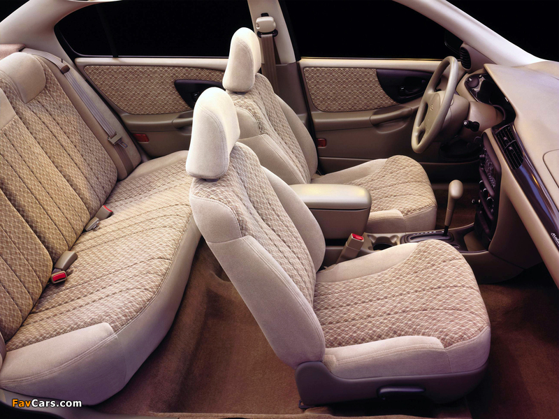 Chevrolet Malibu 2000–04 images (800 x 600)