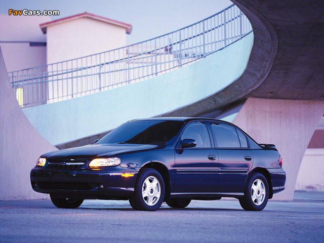 Chevrolet Malibu 2000–04 pictures (640 x 480)