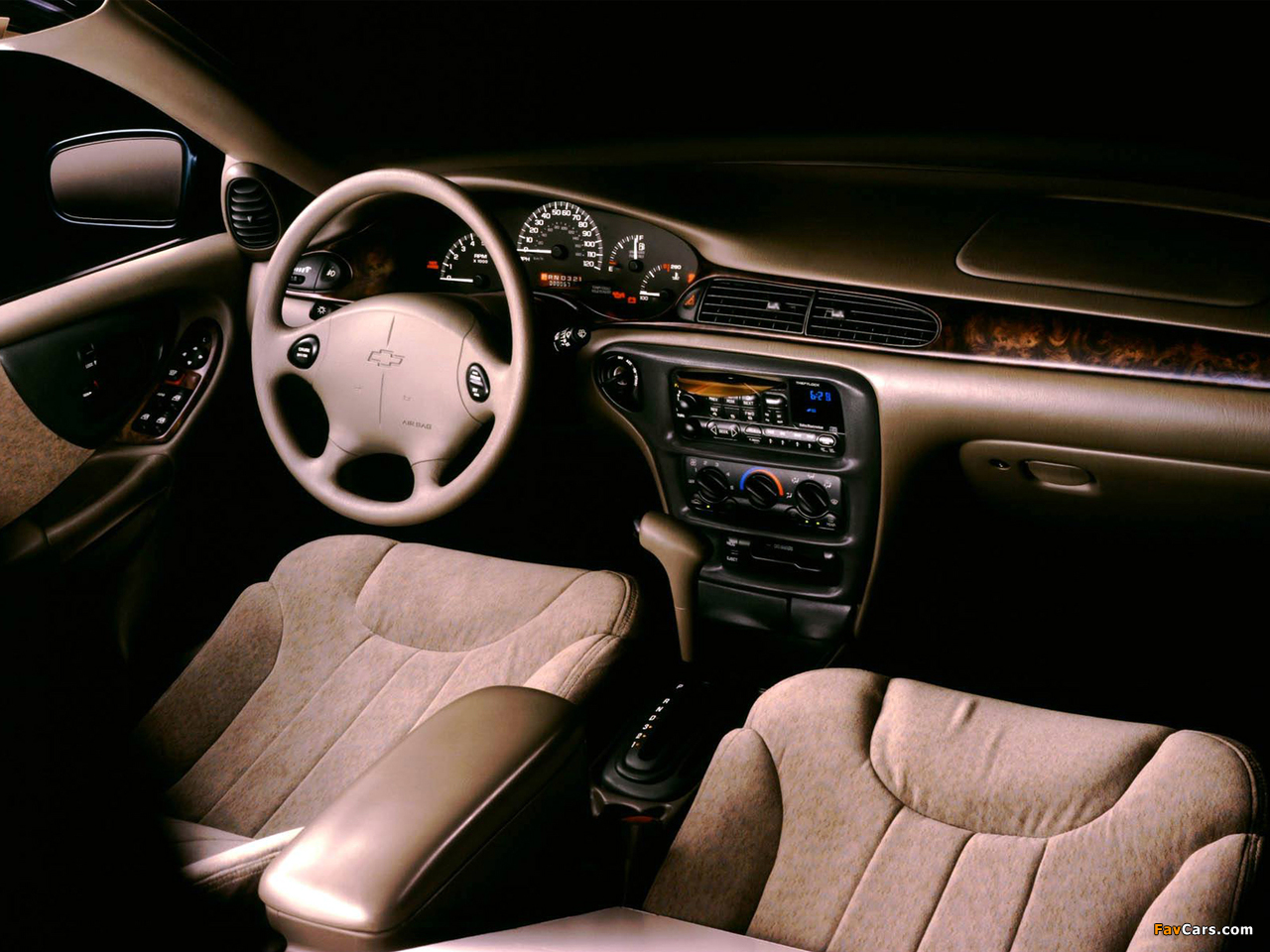 Images of Chevrolet Malibu 1997–2000 (1280 x 960)