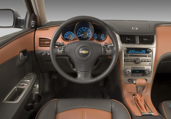 Images of Chevrolet Malibu LTZ 2008–11