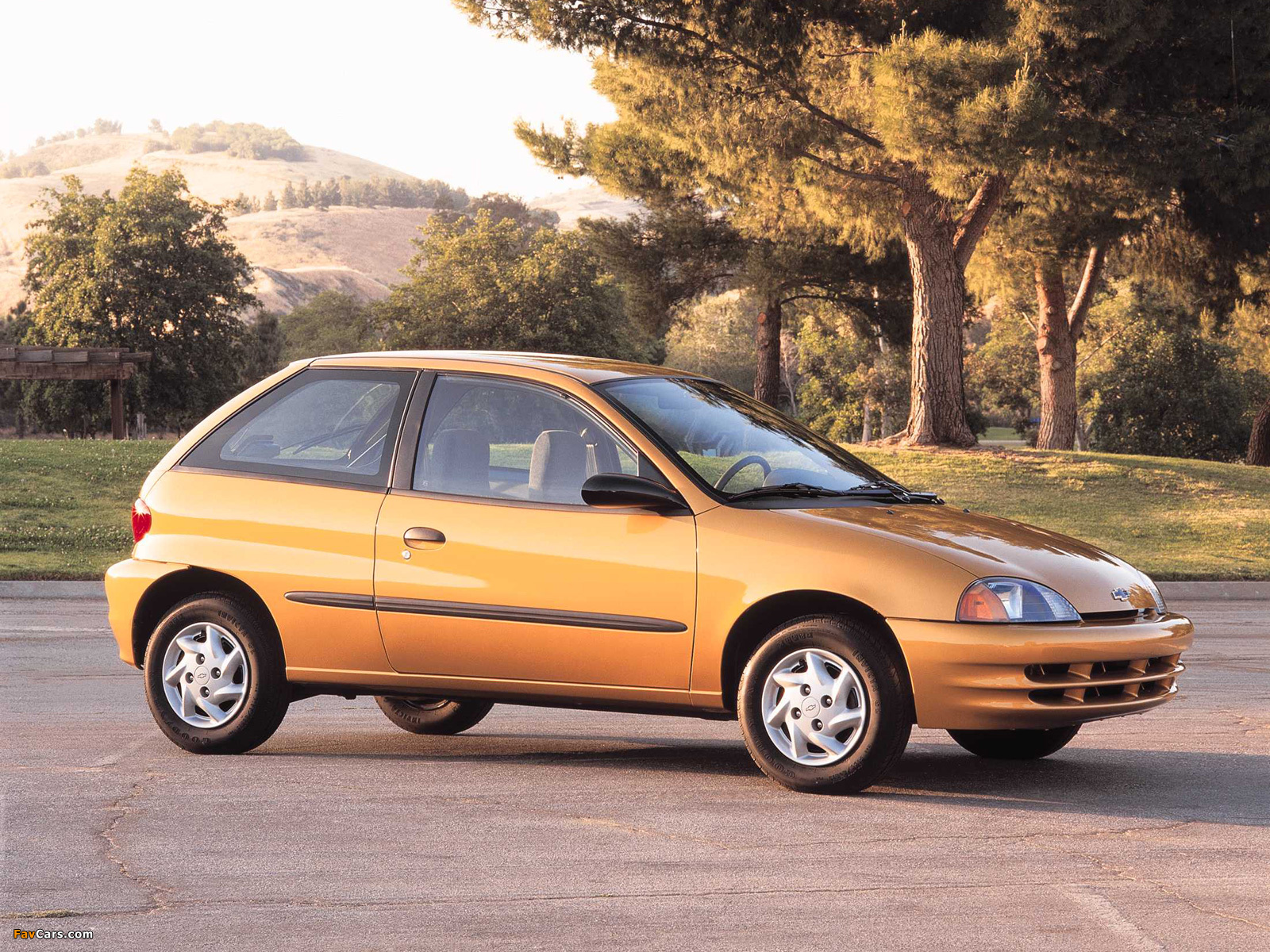 Chevrolet Metro Coupe 1998–2001 pictures (1600 x 1200)