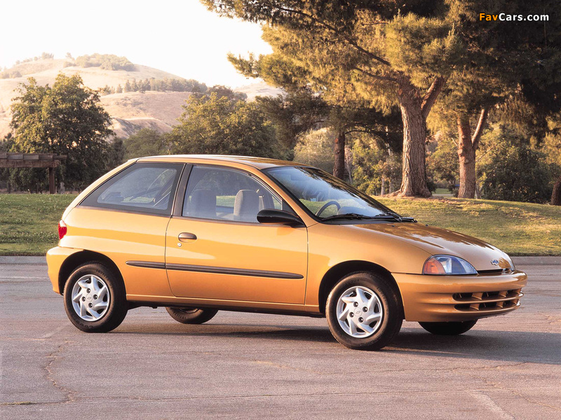 Chevrolet Metro Coupe 1998–2001 pictures (800 x 600)