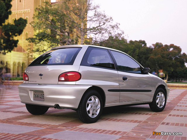 Images of Chevrolet Metro Coupe 1998–2001 (640 x 480)