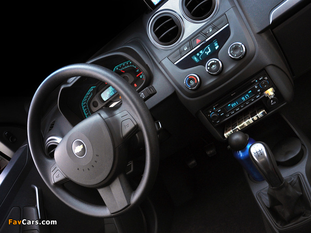 Images of Chevrolet Montana Sport 2010 (640 x 480)