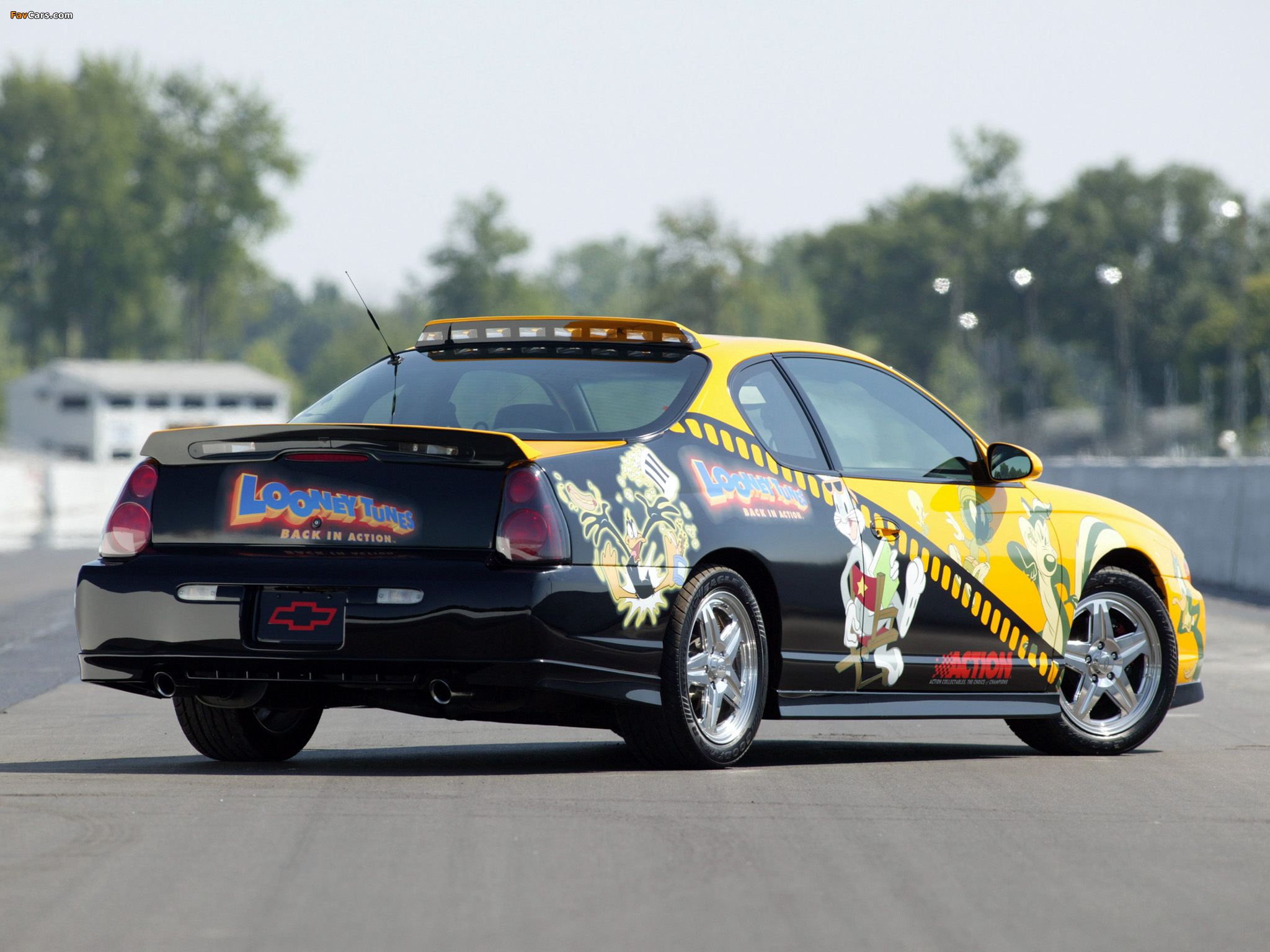 Photos of Chevrolet Monte Carlo Looney Tunes Pace Car 2003 (2048 x 1536)