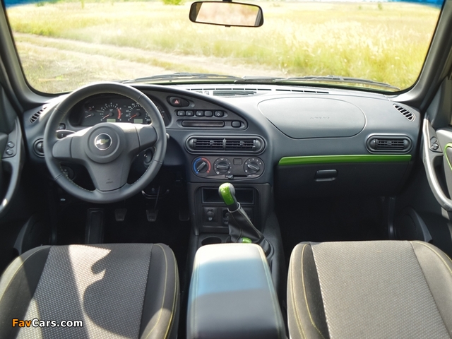 Images of Chevrolet Niva Special Edition 2015 (640 x 480)