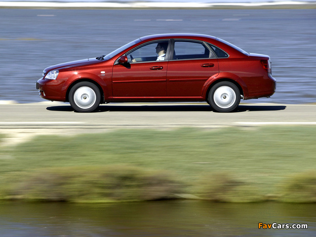 Images of Chevrolet Nubira Sedan 2004–09 (640 x 480)