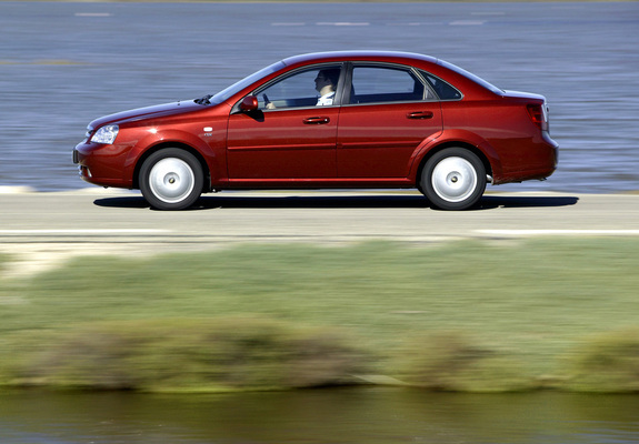 Images of Chevrolet Nubira Sedan 2004–09