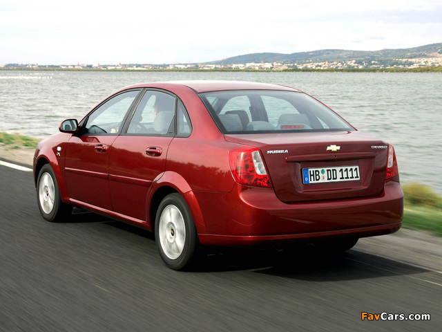 Images of Chevrolet Nubira Sedan 2004–09 (640 x 480)